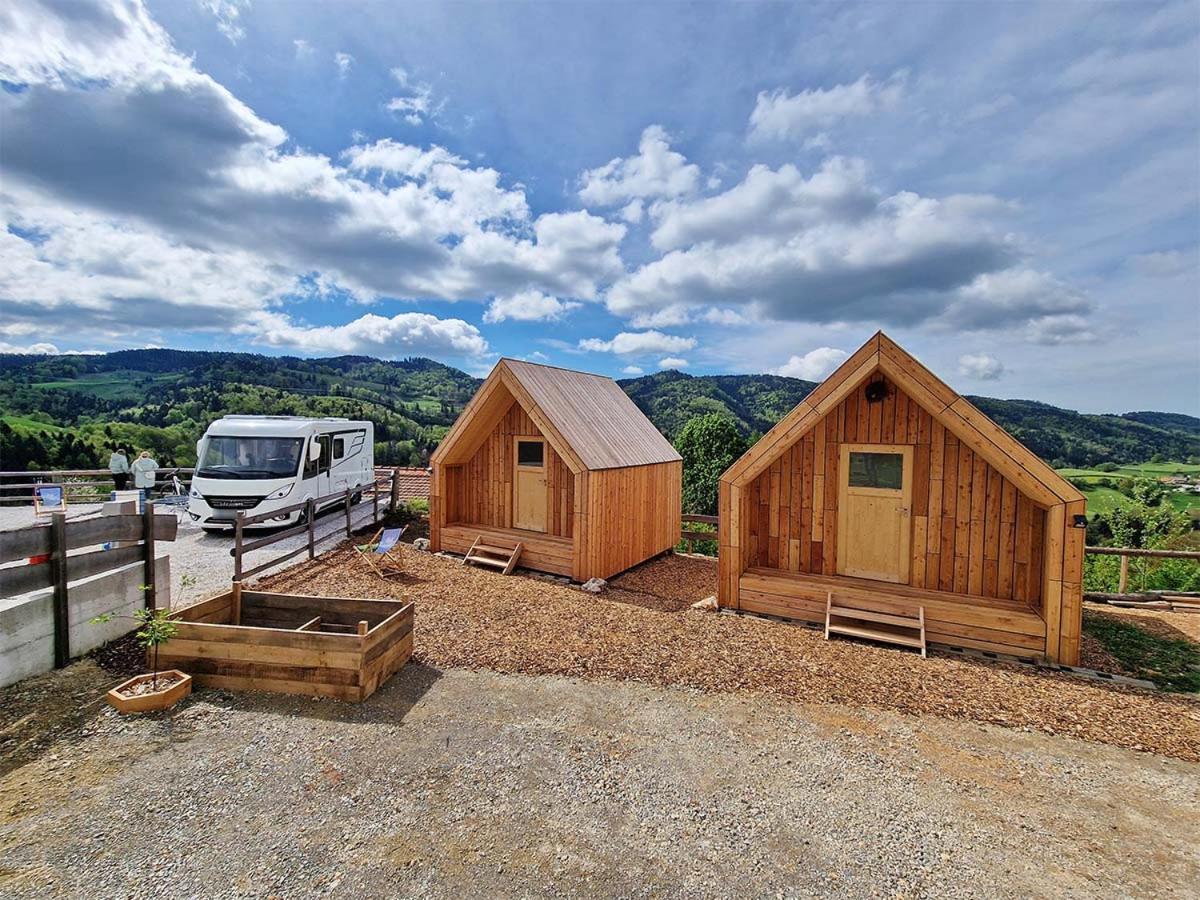 Hotel Golife Center Glamping Laze v Tuhinju Zewnętrze zdjęcie